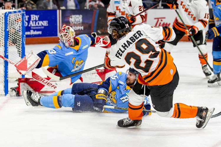 Komets look improved, but still lose 21 to rival Walleye Komets