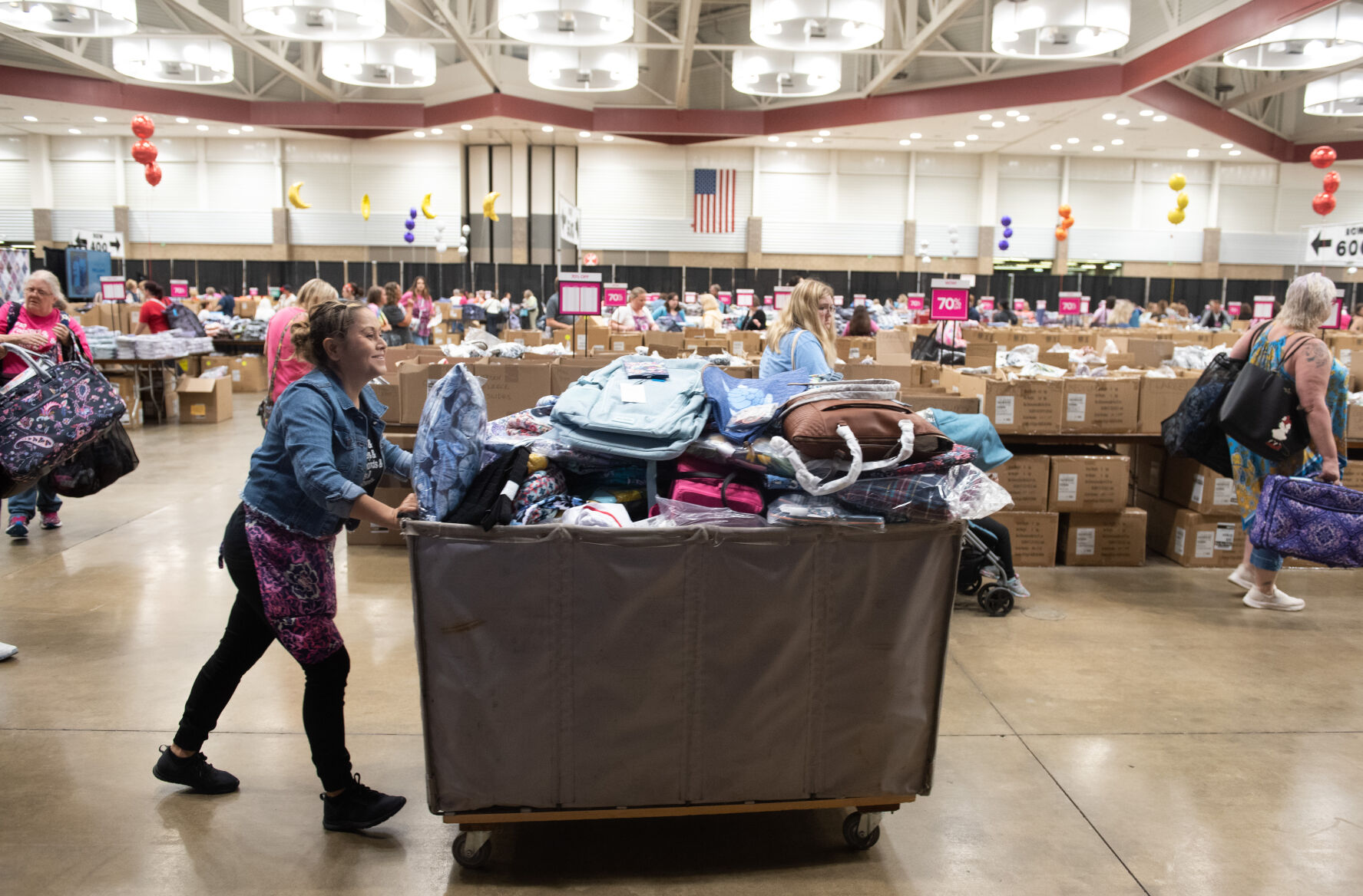 Shoppers Flock To First Vera Bradley Outlet Sale Since COVID 19   648a09f5d71c5.image 