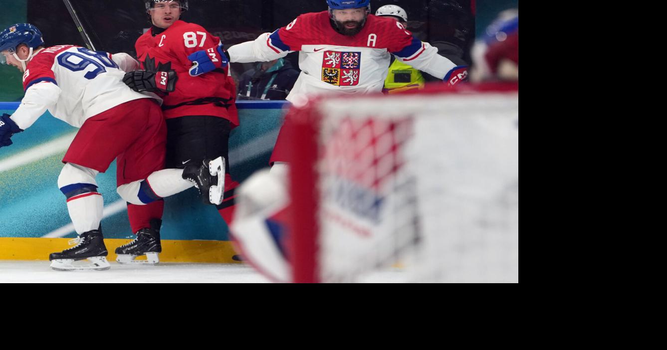 Crosby injured in Canada's game vs. Czechia and status unclear for semifinals