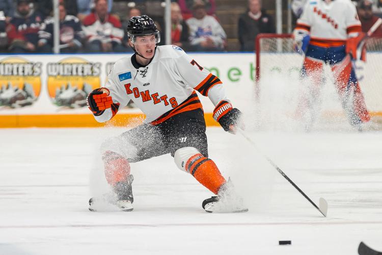 Komets channel an embarrassing loss into impressive play Komets