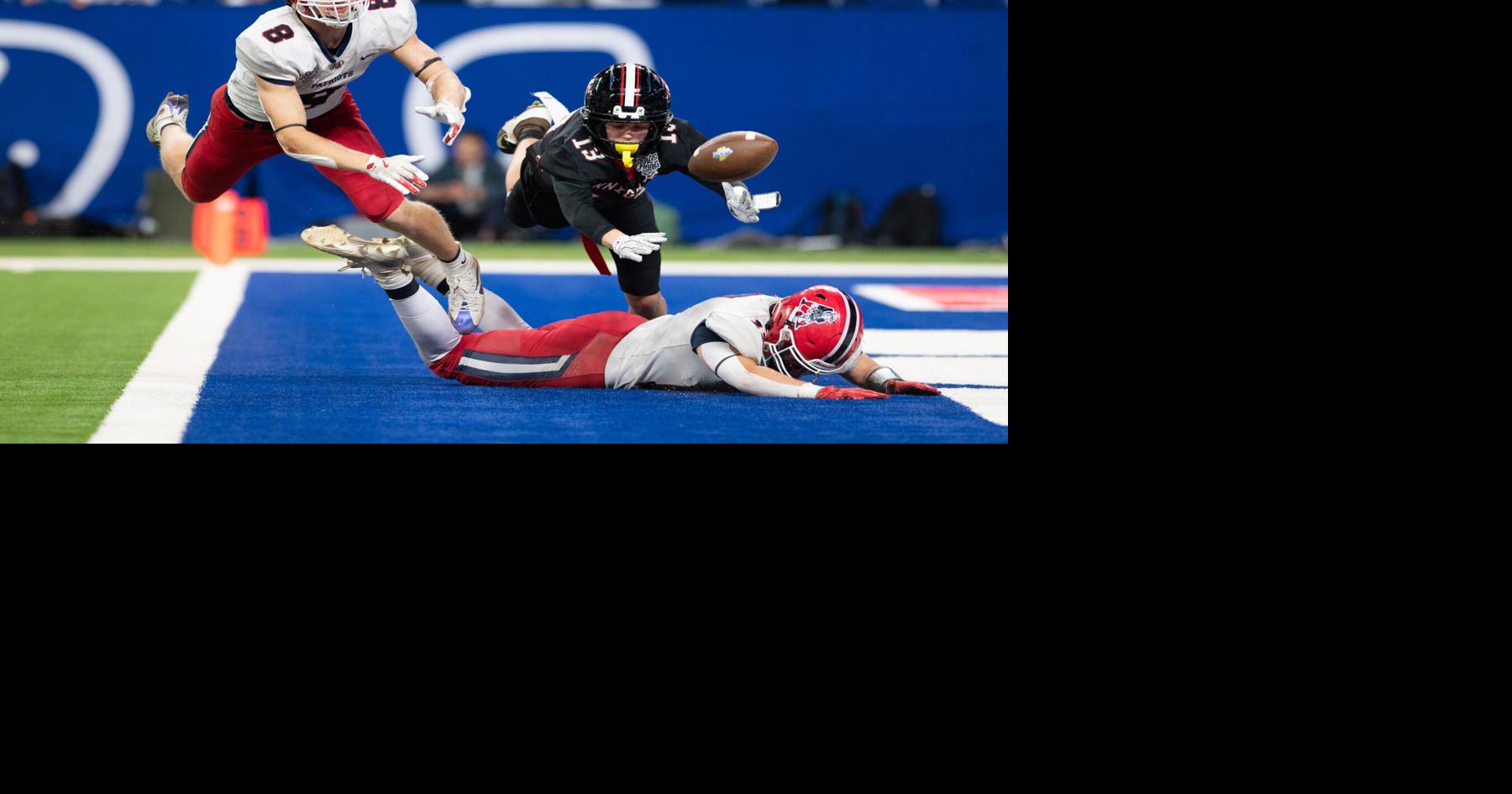 Saturday Gallery: Bishop Luers falls to Heritage Hills in Class 3A ...