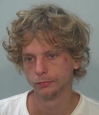 Man arrested for domestic battery after Fort Wayne hotel barricade ...