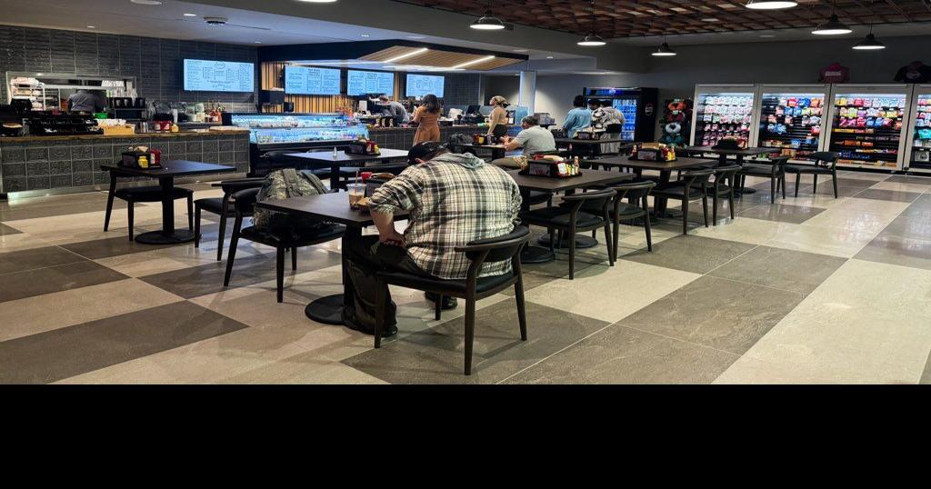 Fort Wayne International Airport unveils new restaurant, market area