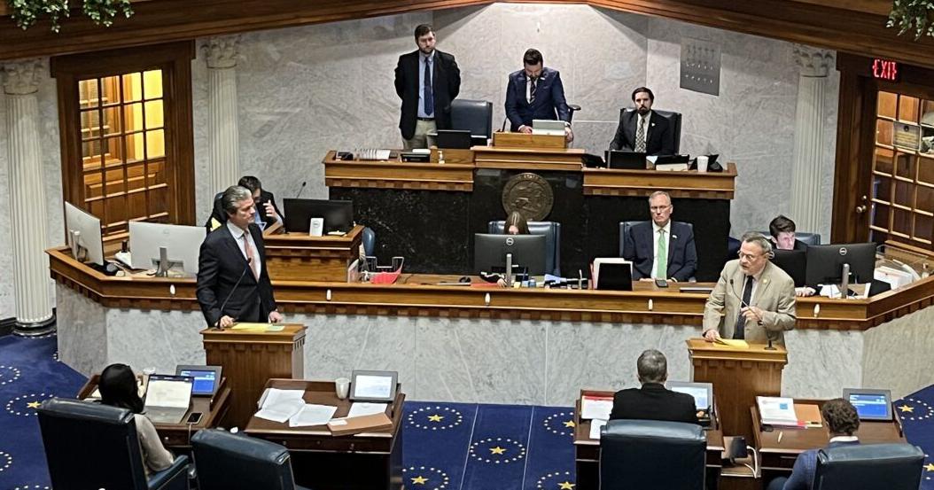 Indiana lawmakers give final OK to plan trying to lure Bears stadium