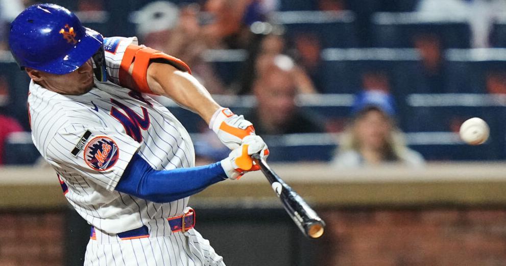 Cubs set to acquire pitcher Holmes, outfielder Taylor from Mets