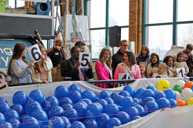Science Central ushers in 2024 with balloon drops Local