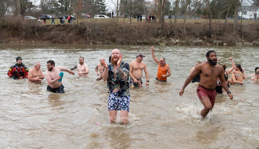 Going cold into the new year with a polar plunge in Fort Wayne | Local ...