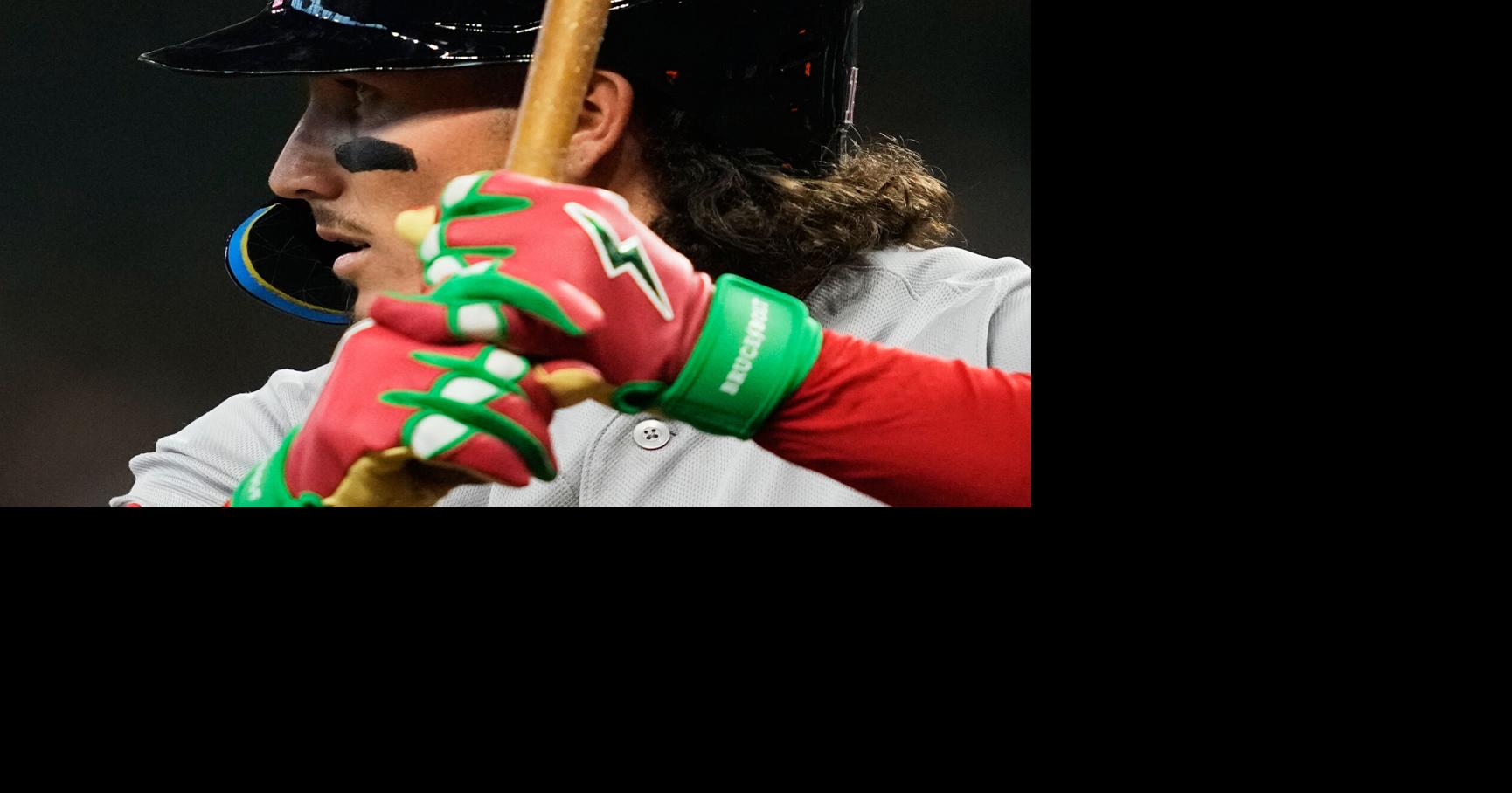 Duran directs obscene gesture toward fan at Minnesota and says fan told him to kill himself