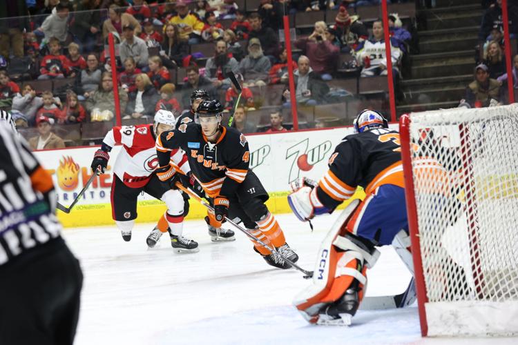 Komets pepper Cyclones' net in 3rd period but can't hot goalie