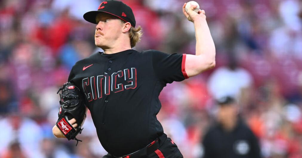 Lowe's two-run walk-off HR lifts Reds to wild win over Tigers