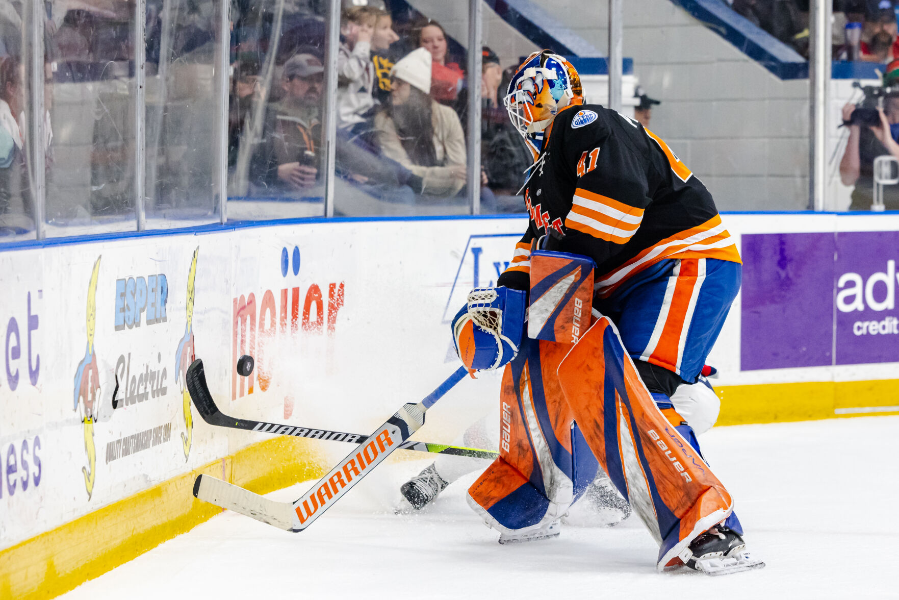 Komets Find Identity In 3rd Period, Score 4 Unanswered Goals To Defeat ...