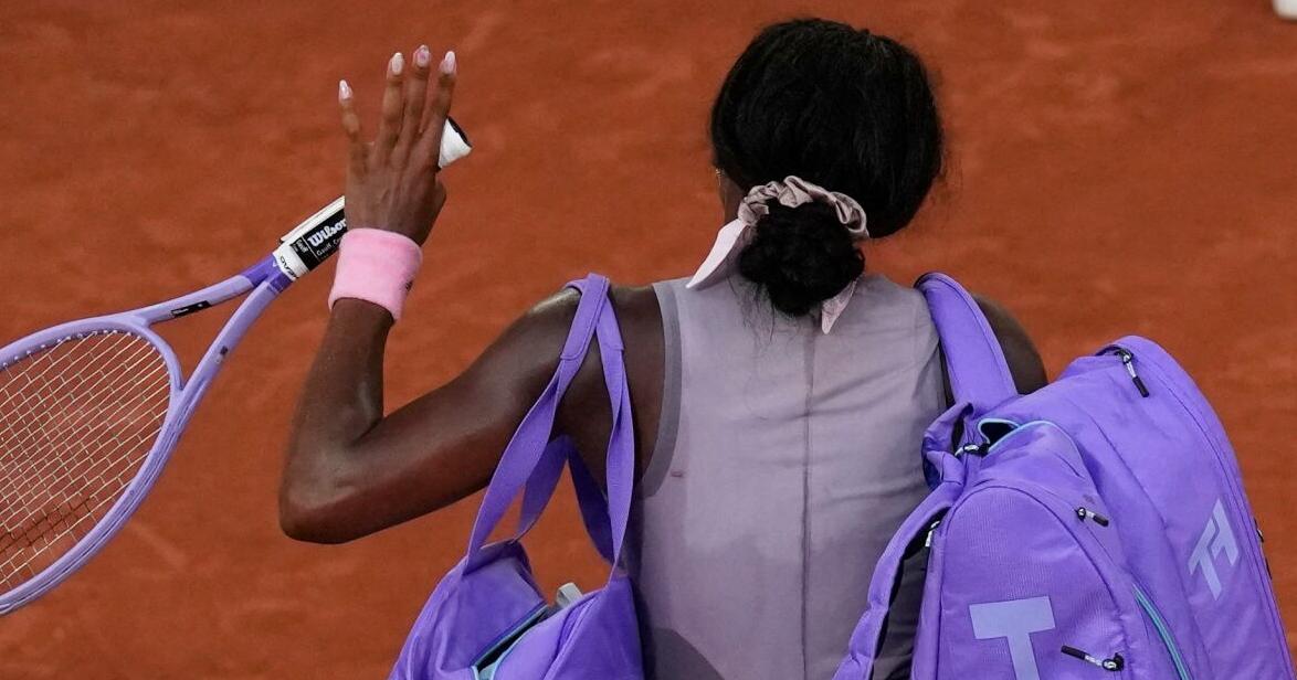 Gauff's French Open title defense ends in 3rd-round loss, Osaka's fashion show continues