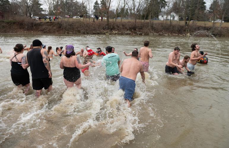 Going cold into the new year with a polar plunge in Fort Wayne | Local ...