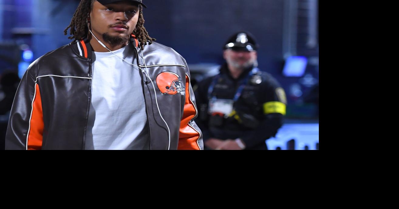 Police: Browns safety Hickman jumped by 4 men in New York hotel lobby