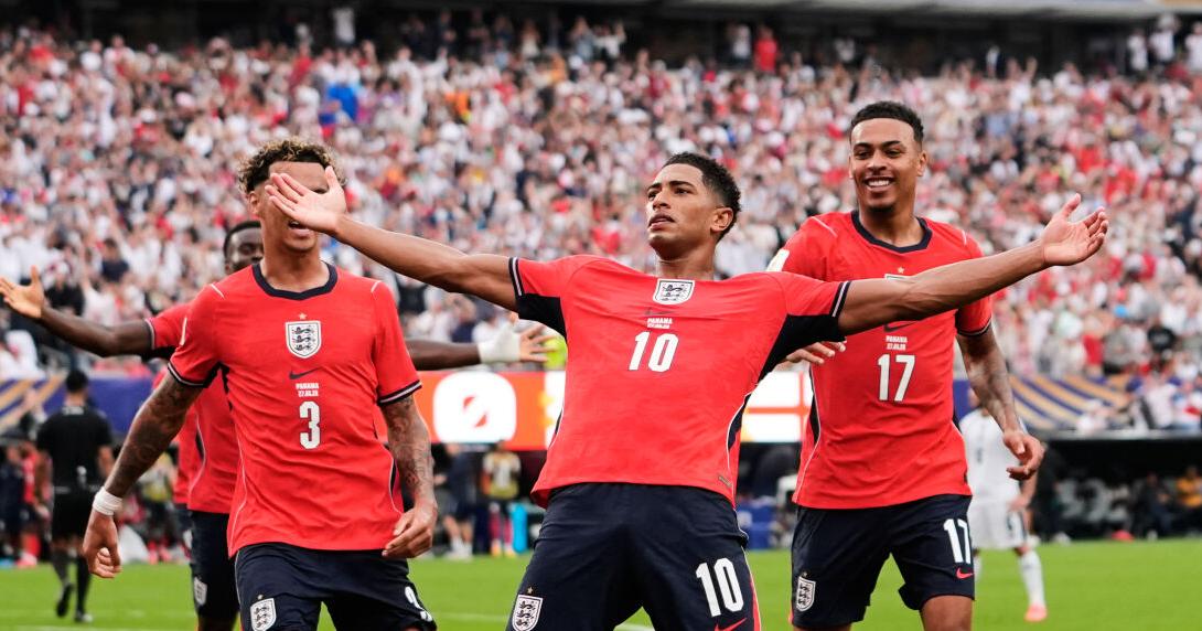 England beats Panama to win its World Cup group