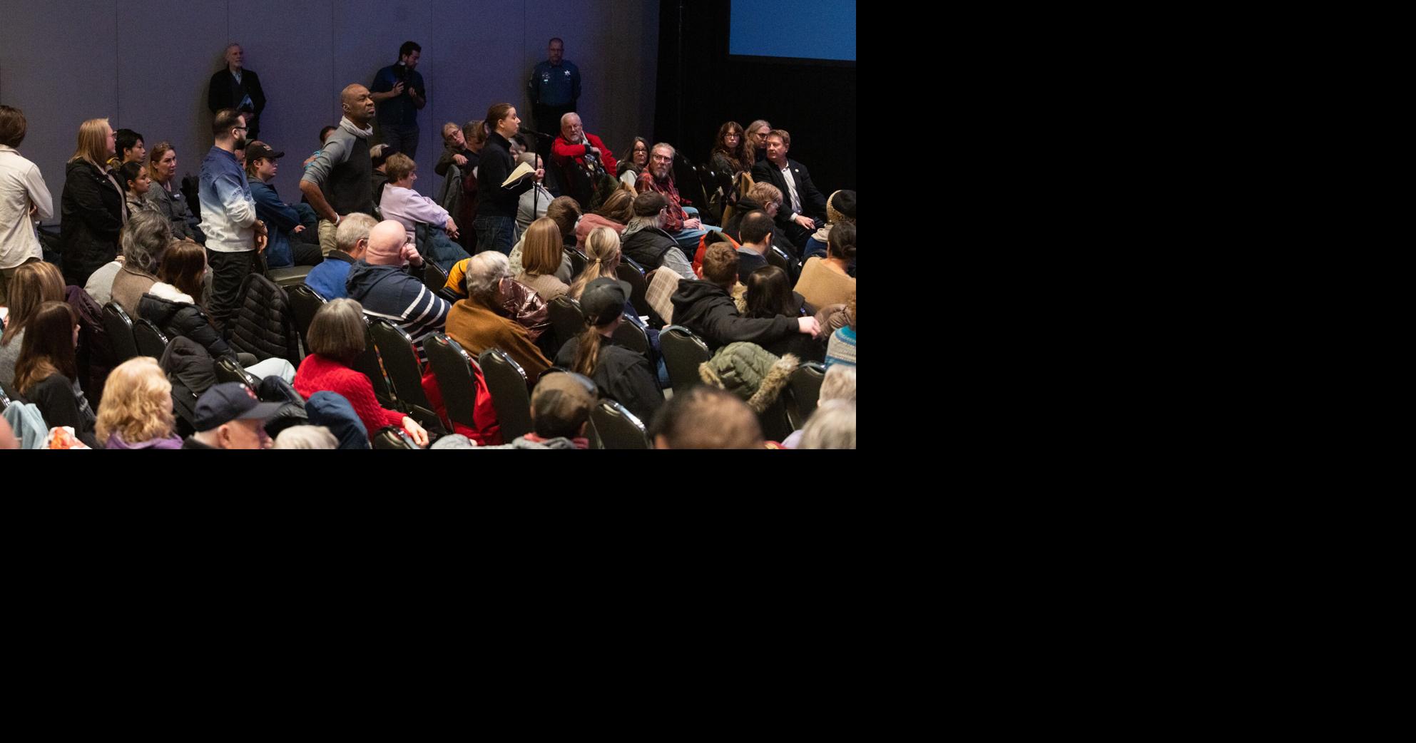 More than 500 attend Fort Wayne forum about immigration enforcement