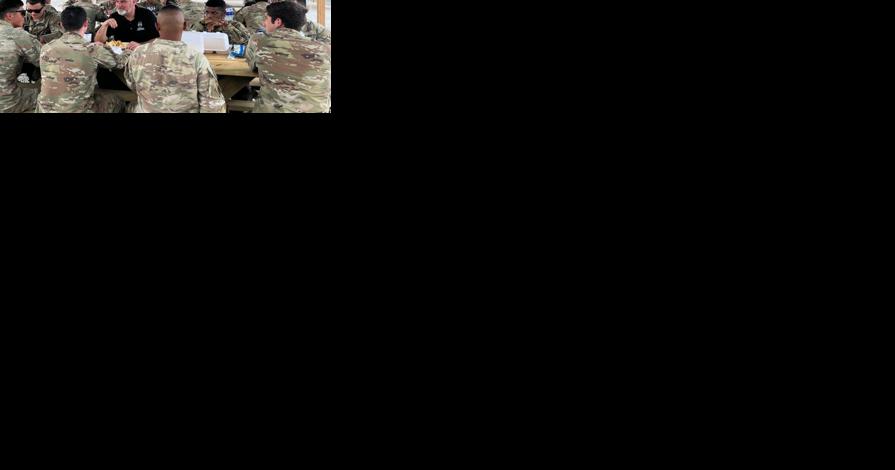 Holcomb visits Hoosier soldiers in Kenya ahead of Thanksgiving - Vimarsana News