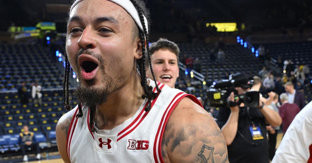 Wisconsin beats No. 2 Michigan to give Wolverines their 1st loss of the season