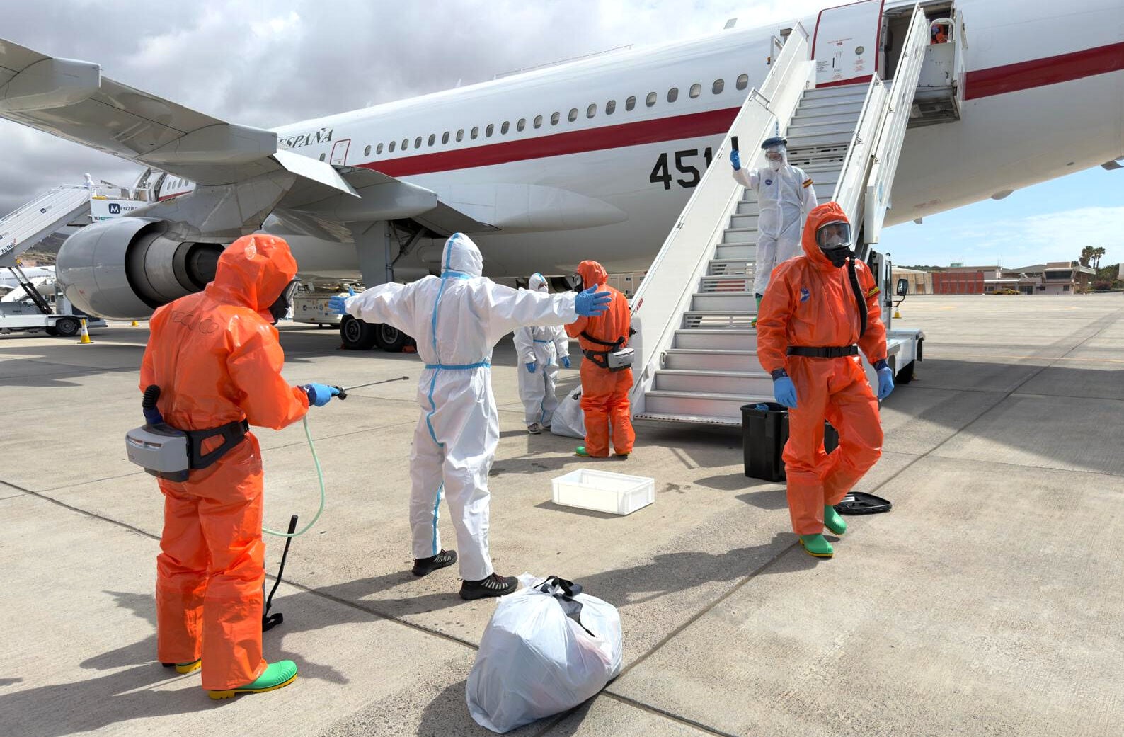 Passengers evacuated from hantavirus-stricken cruise ship begin flying ...