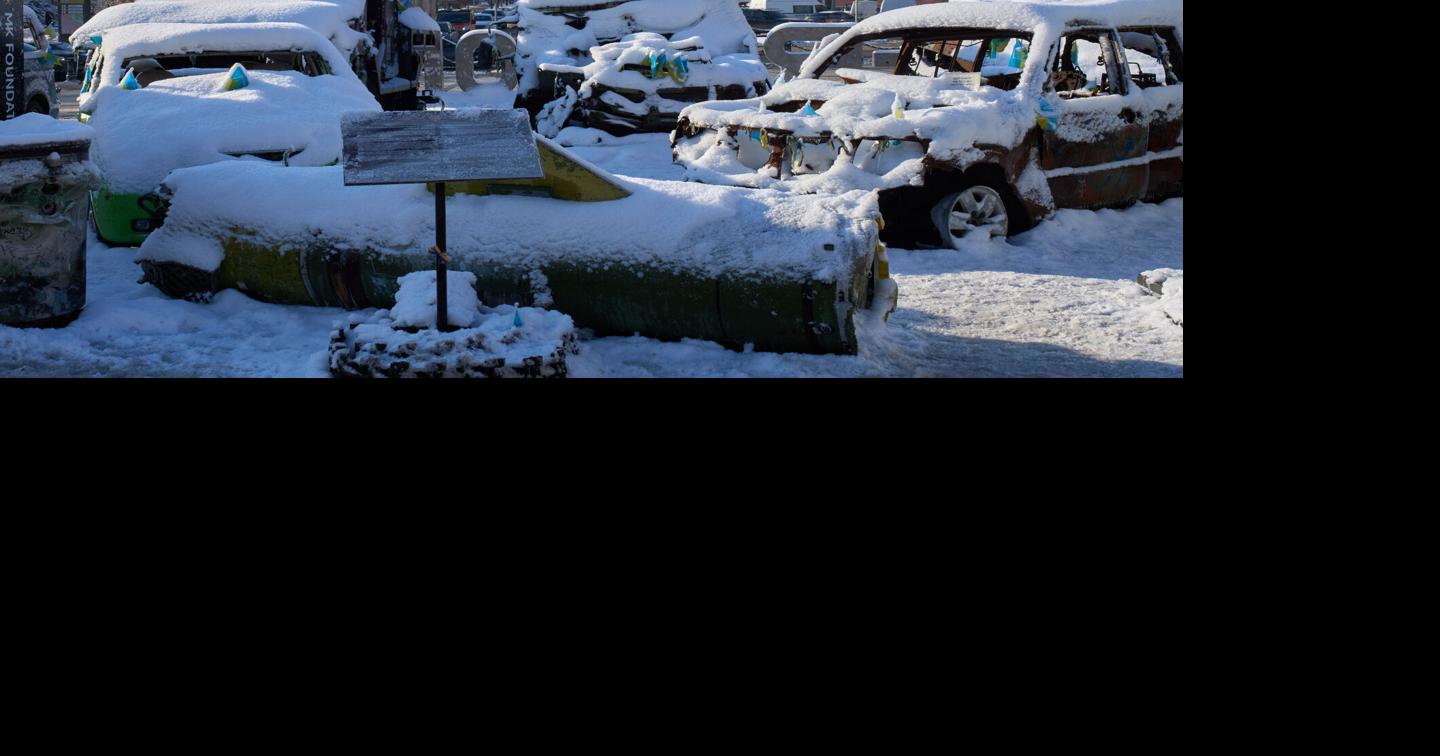 Ukrainian delegation arrives in US for peace talks as Russia hammers energy sites