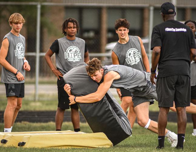 Rod Woodson hosts high school football camp Sports