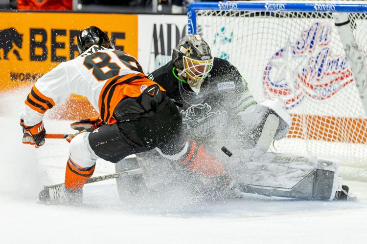 Komets fall 4-3 to Ghost Pirates, in an overtime shootout, remain