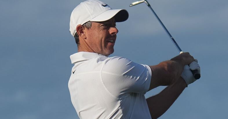 Banana peel moment! A slippery slope for McIlroy during his 3rd round at Australian Open