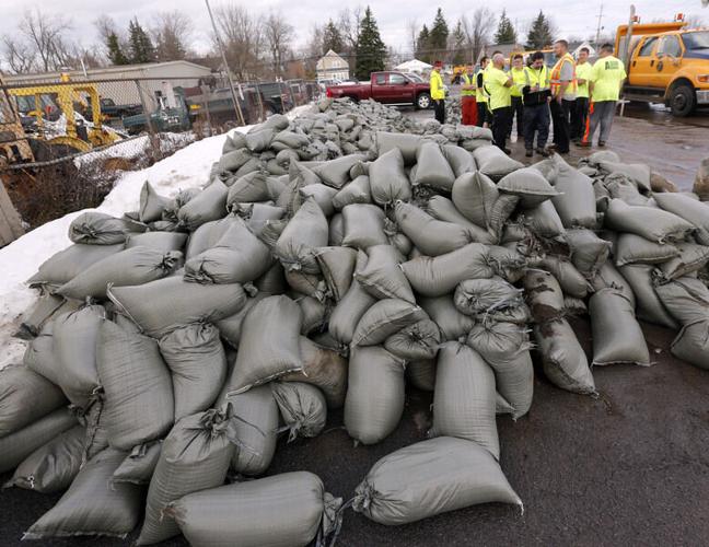 Fears of major flooding in snowbound Buffalo ease National News
