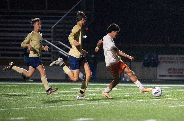 Northrop beats Bishop Dwenger to clinch third straight SAC title High