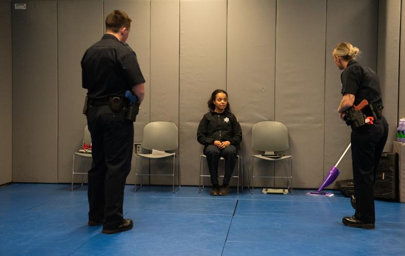 Fwpd Fort Wayne Police Department recruits train for a crisis | Local ...