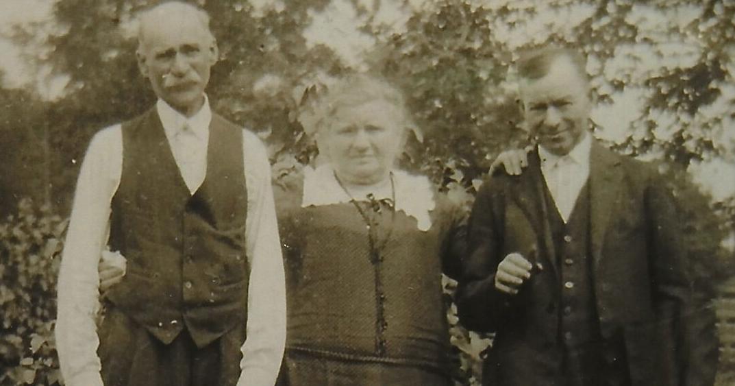 Whittling away at mystery of Fort Wayne carver's family heirloom