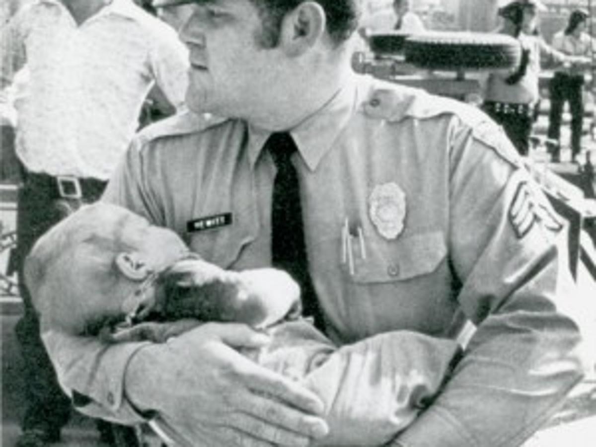 Retired Lincoln Police Capt Hewitt Dies At 70 Local Journalstar Com