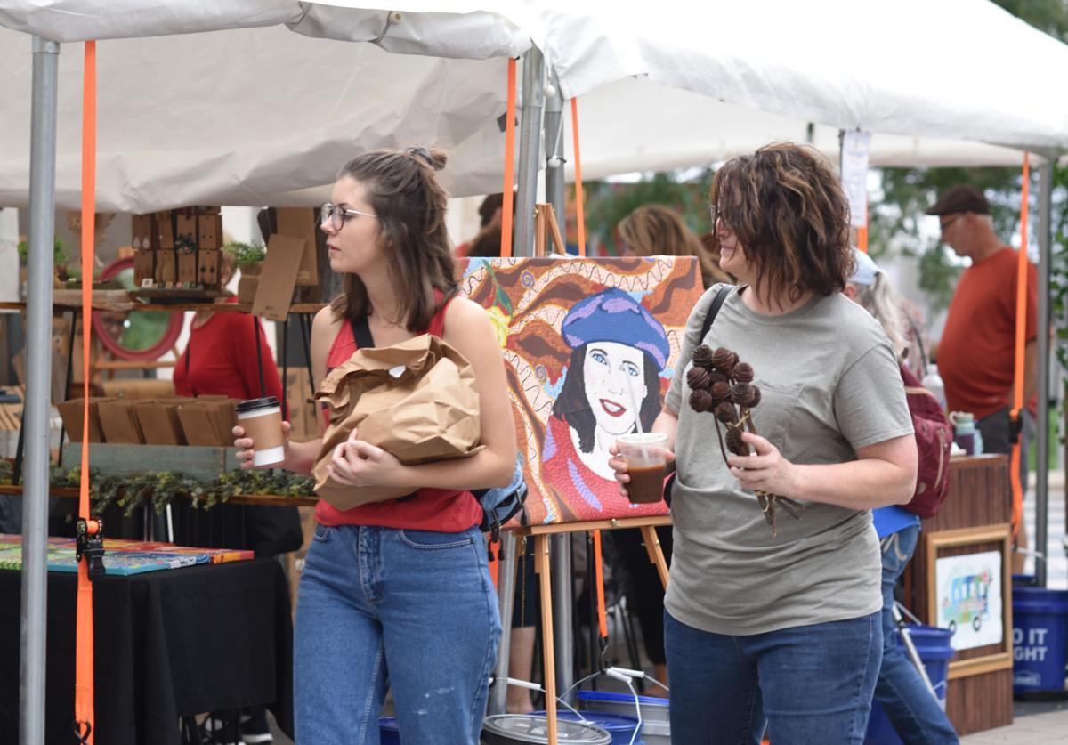 Shoppers browse at Lincoln Arts Festival