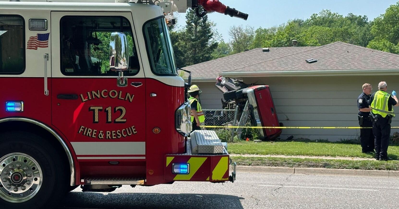 One dead after pickup crashes into south Lincoln home - Vimarsana News