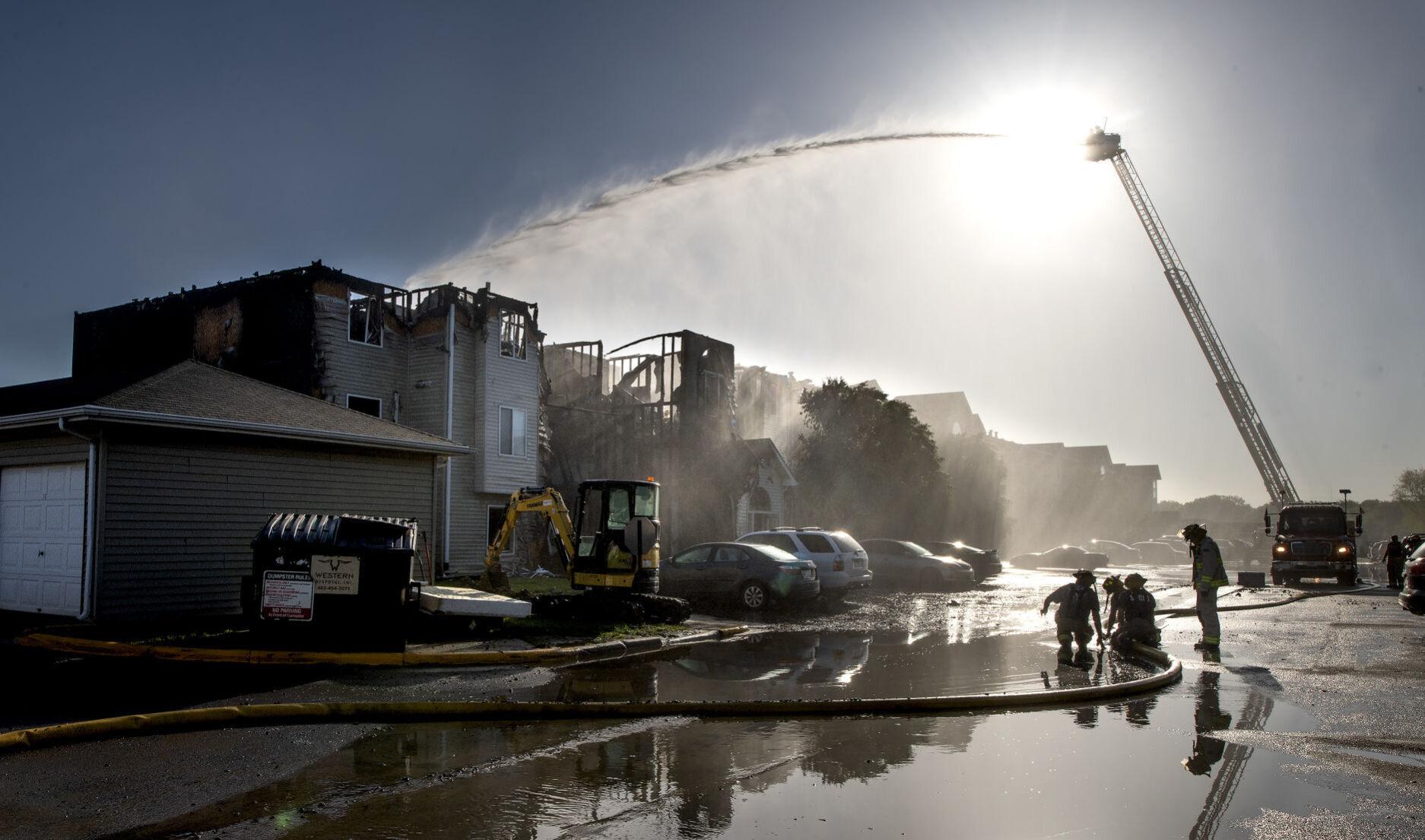 Large apartment complex destroyed by fire in South Sioux City