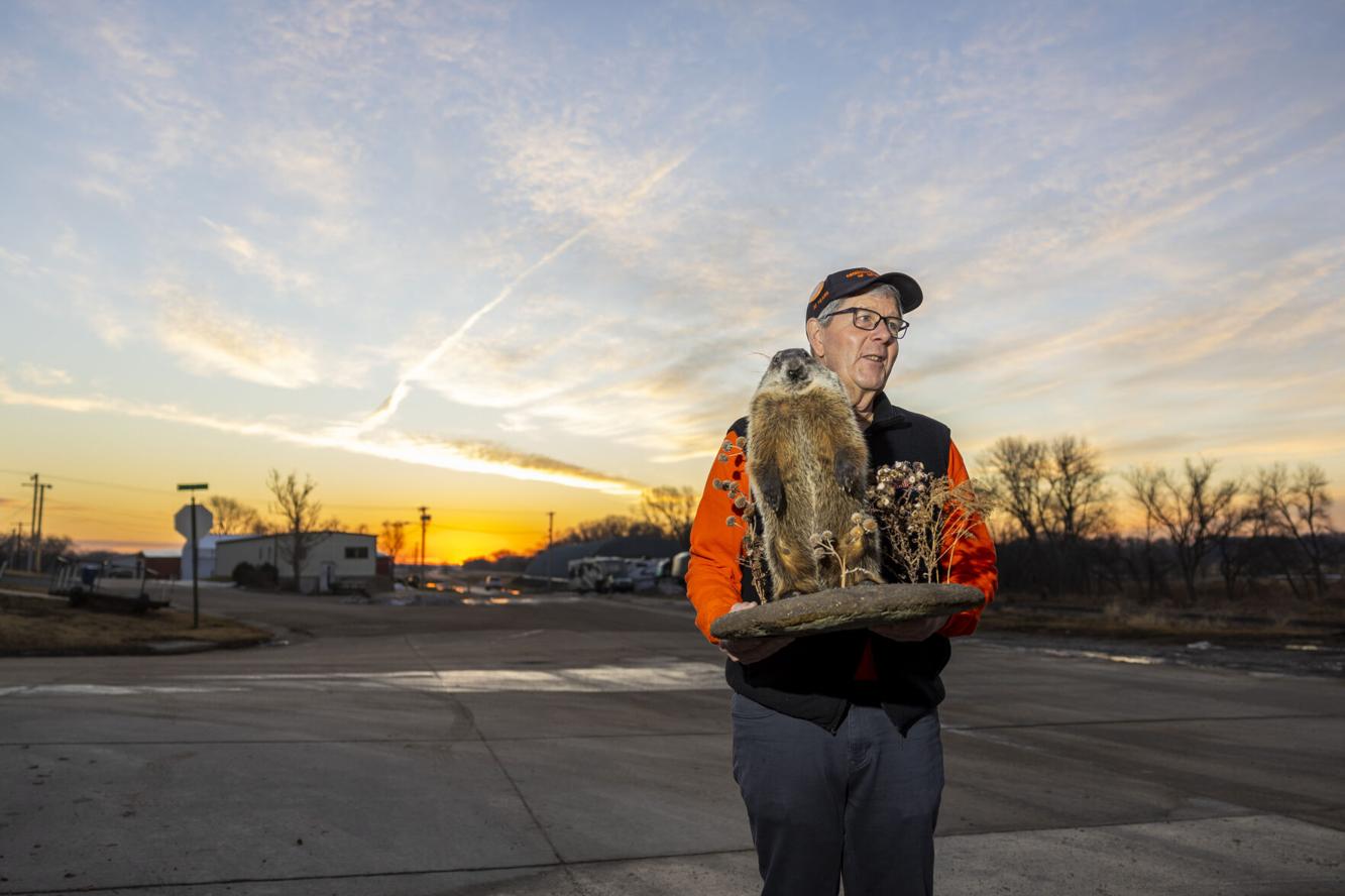 Photos Unadilla Billie predicts an early spring on Groundhog Day