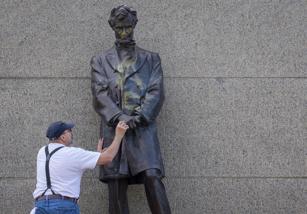 Police Ask For Help To Find Woman Who Spray Painted Lincoln Statue During Protests Crime And Courts Journalstar Com