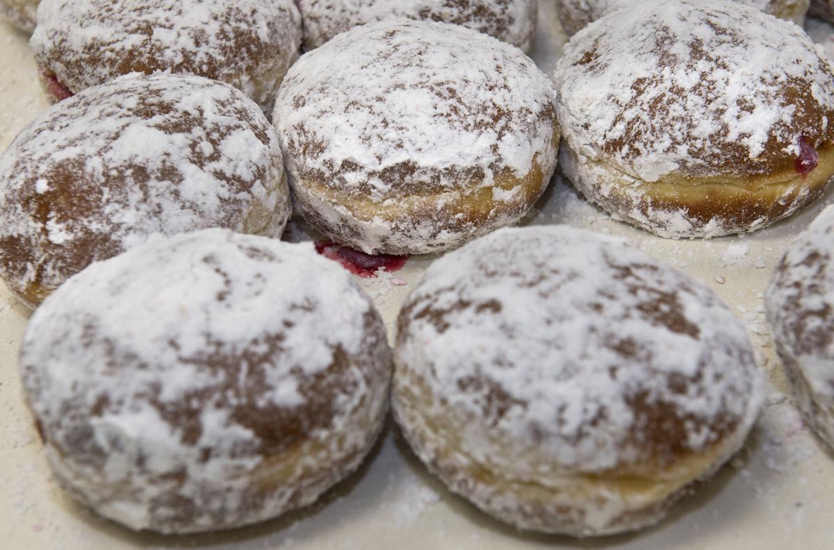Cindy Lange-Kubick: You don't have to know how to pronounce paczki to eat one, or 8 | Local ...
