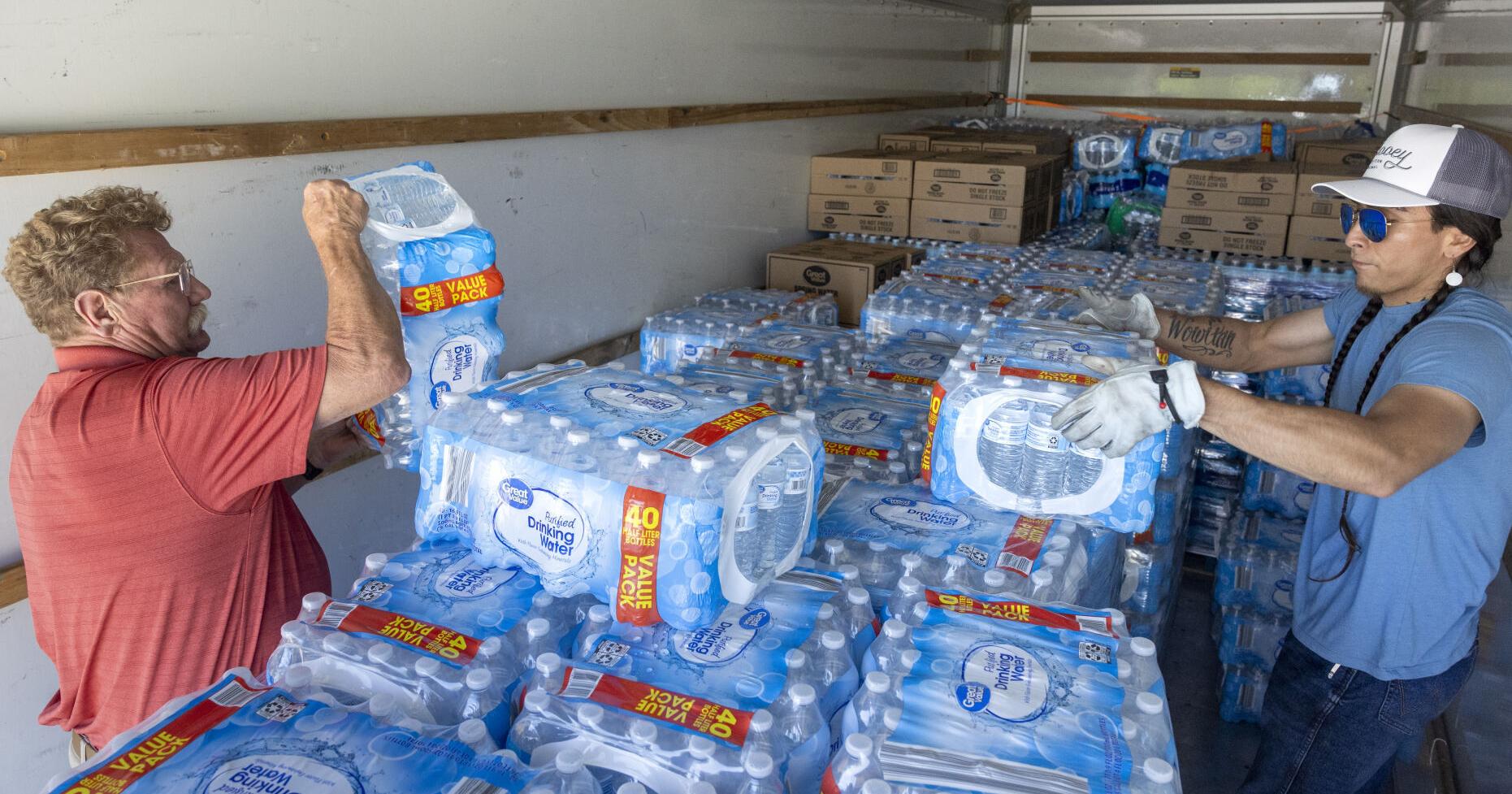 Lincoln Indian Center rallies community to collect clean water, raise funds for Santee Sioux Nation - Vimarsana News