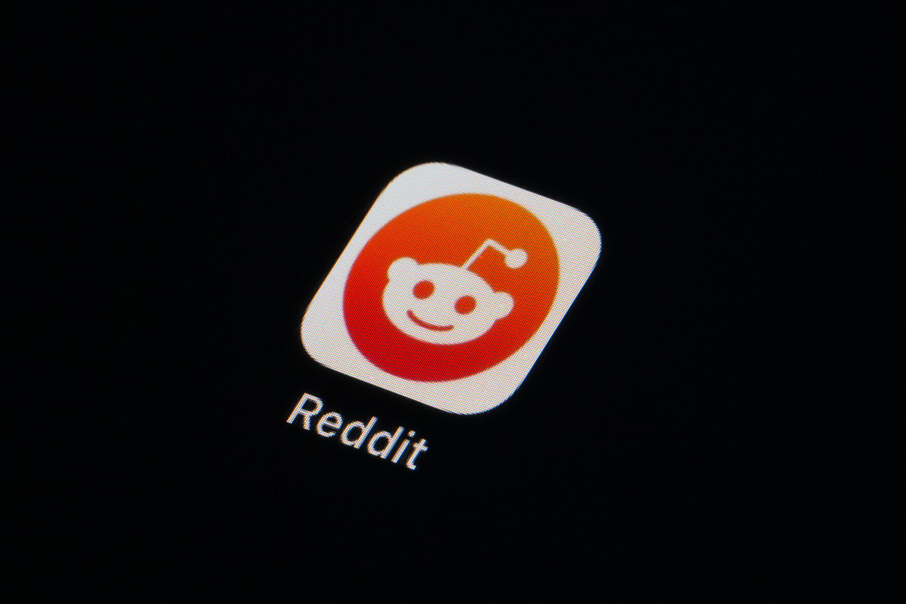 Reddit strikes deal with Google on AI training plans IPO