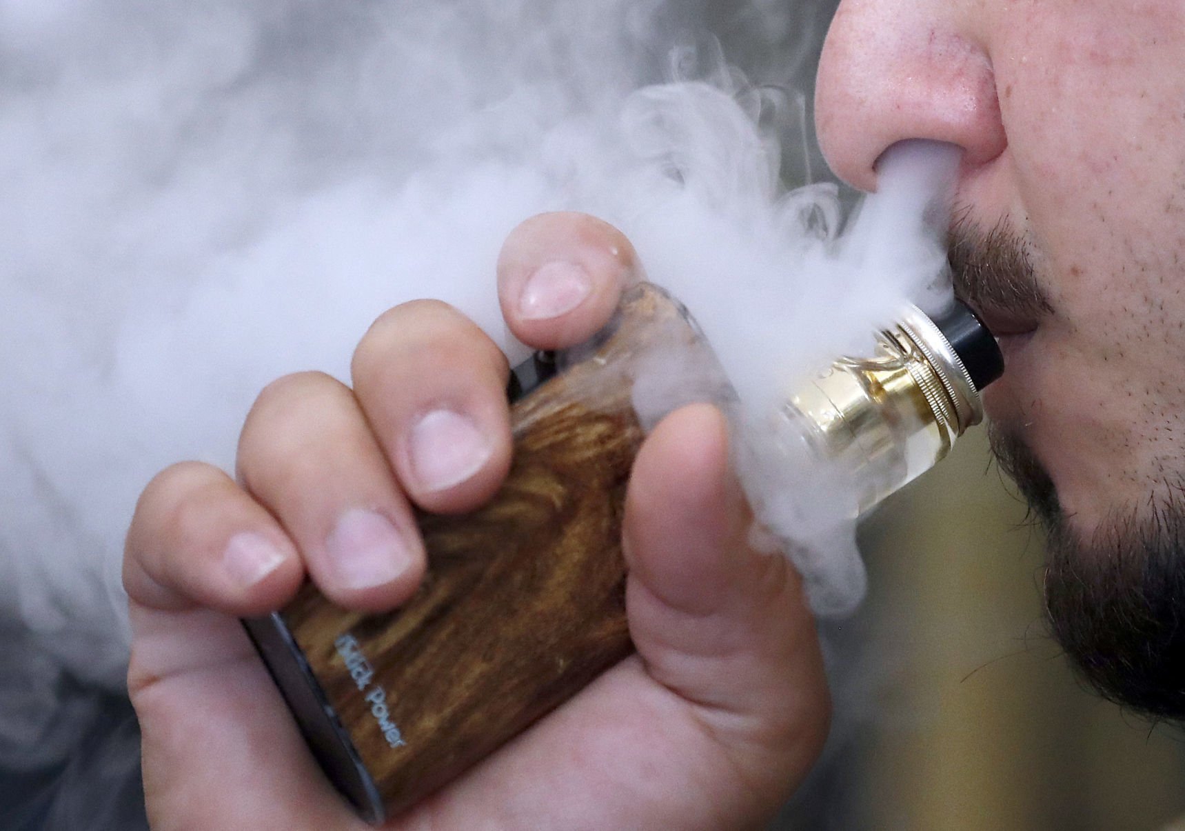 Lincoln City Council members signal support for vaping ban as