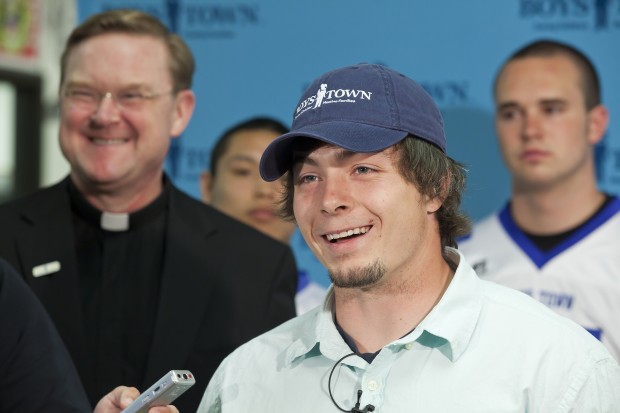 At Boys Town, Danny Woodhead delivers message of perseverance