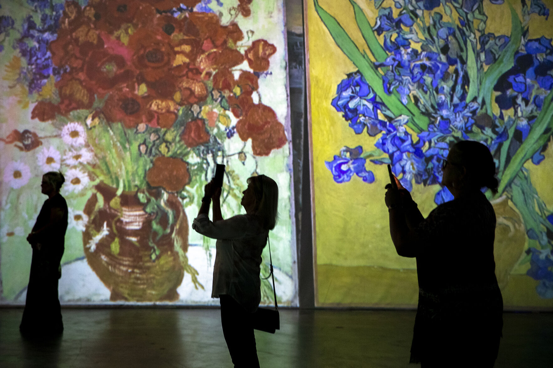 Van Gogh Exhibition Is The Perfect Backdrop For Nebraska Couple's ...