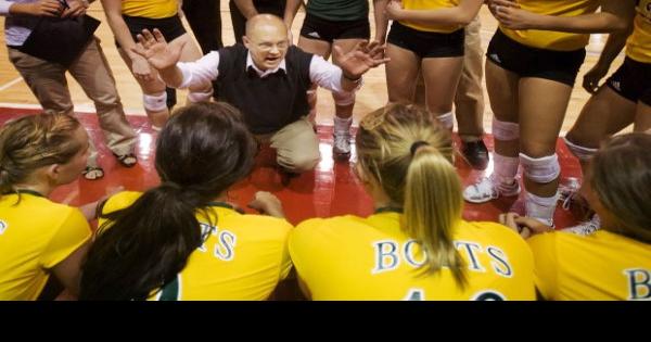 Pius X volleyball coach resigns after 25 years