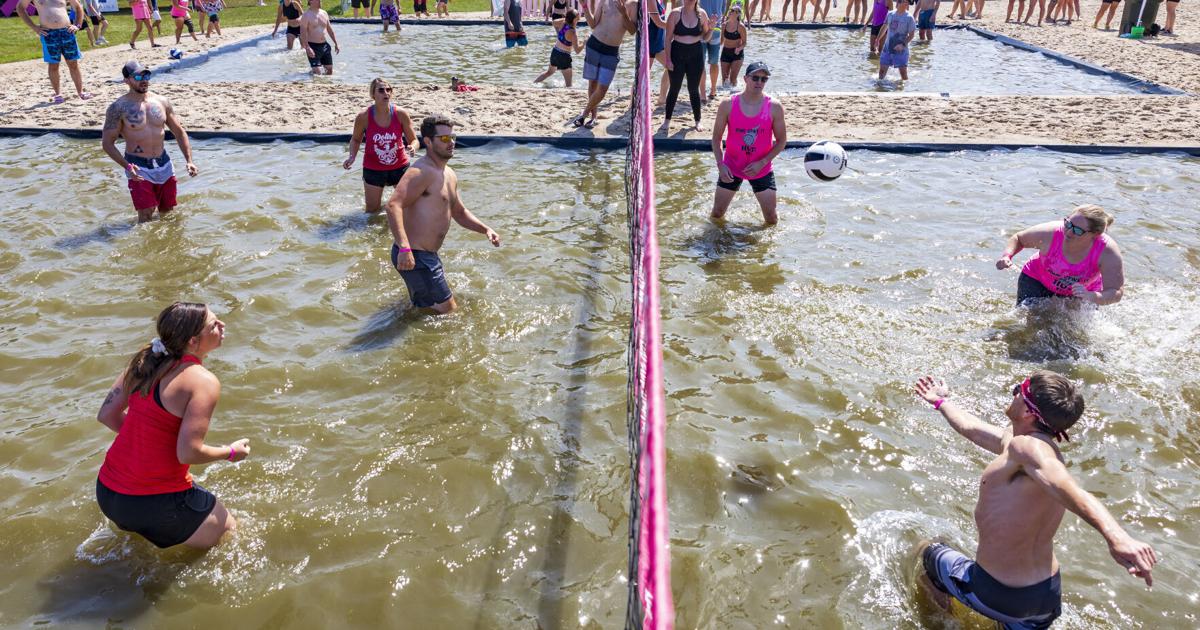 Mud volleyball tournament raises $10K for Lincoln breast cancer ... - Lincoln Journal Star