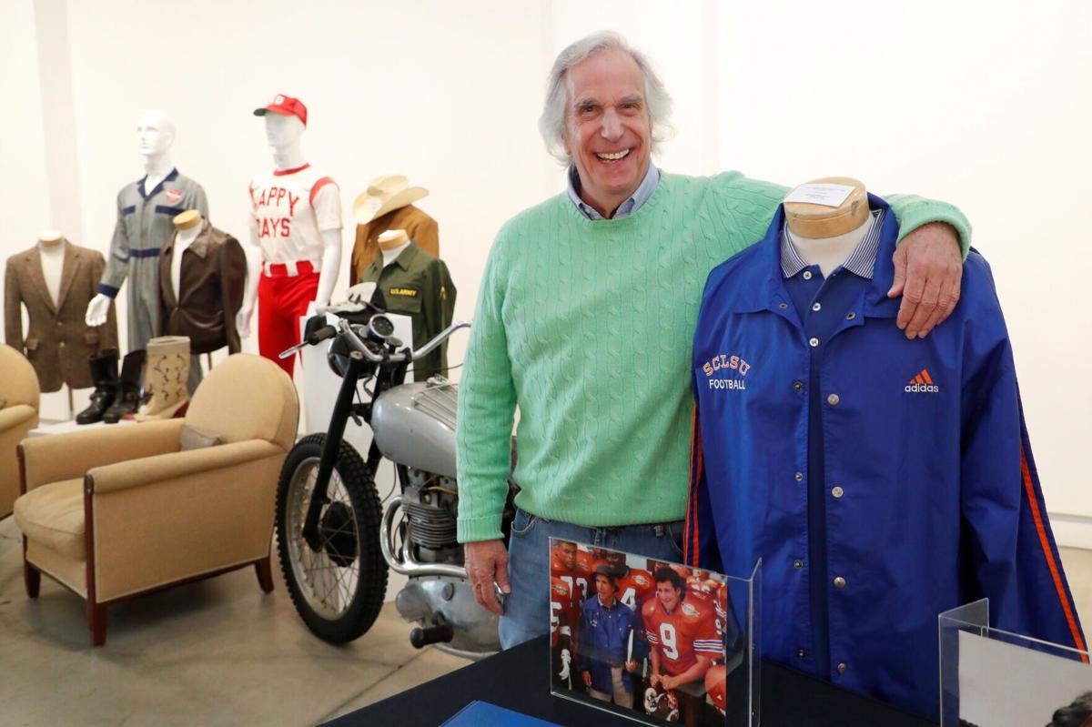 Henry Winkler auctioning off his Fonz jacket, more 'Happy Days' memorabilia