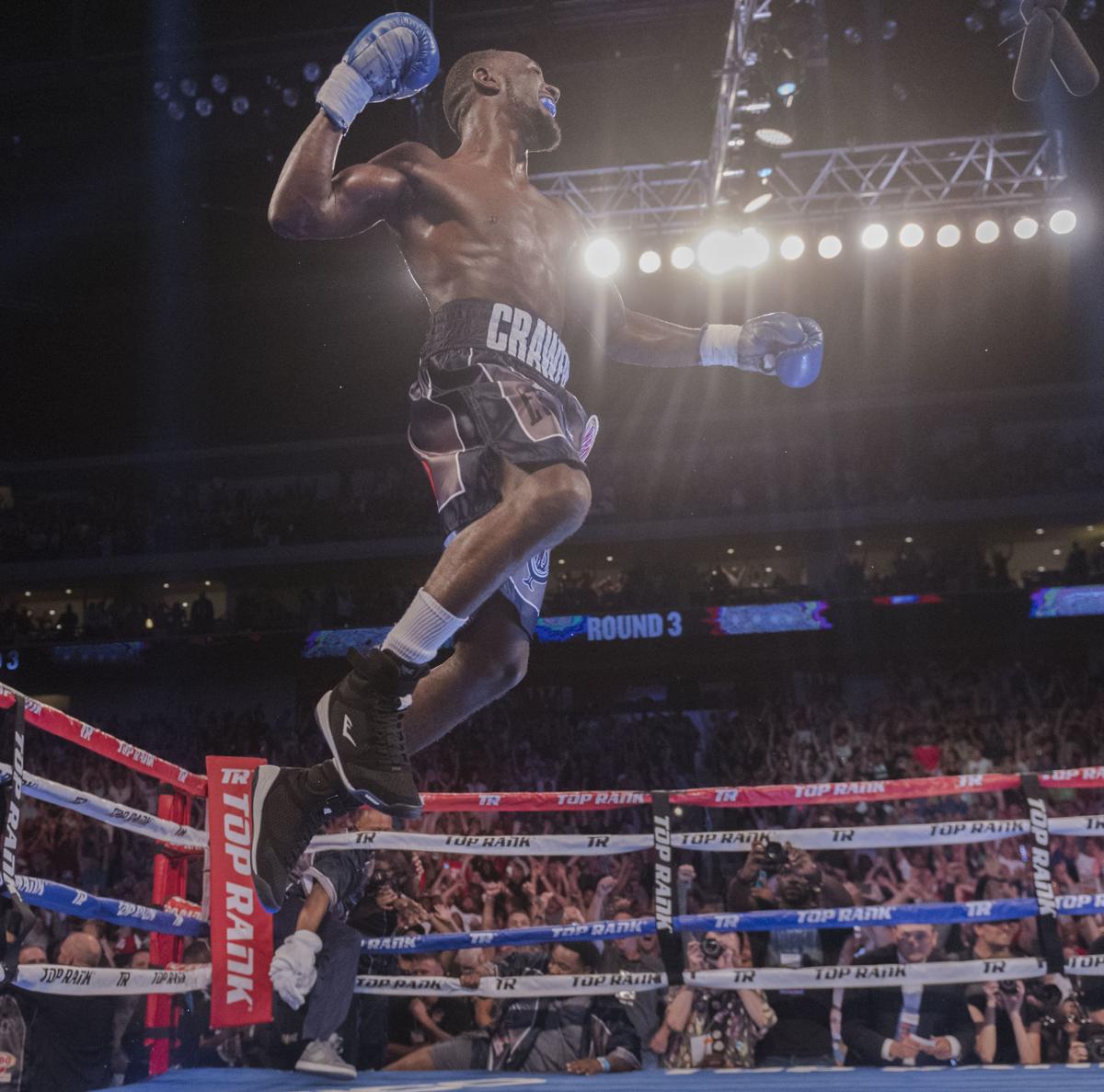 Crawford electrifies PBA crowd, knocks out Indongo to unify the belts