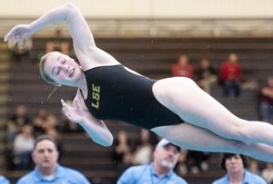 Lincoln Southeast sophomore Eve Nelson wins girls state diving title