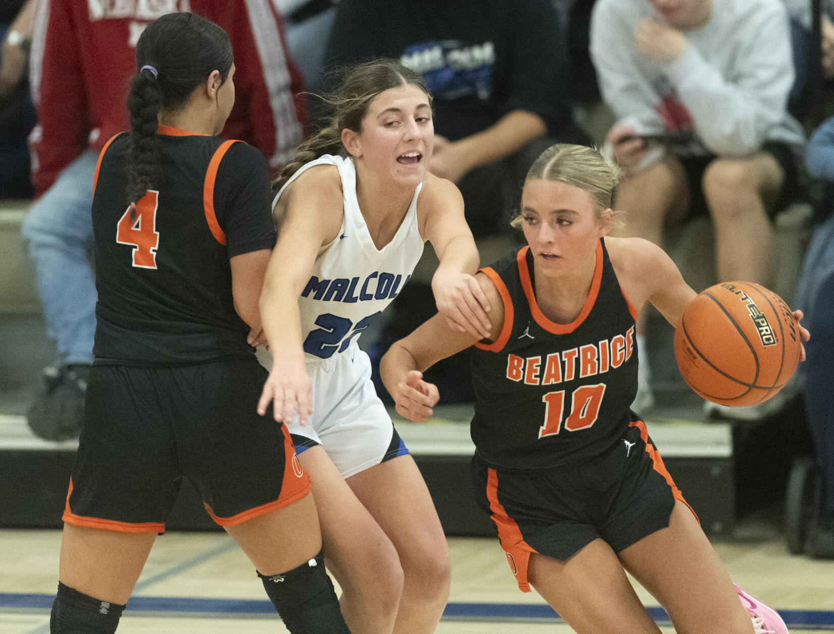 Beatrice defense stymies Malcolm s Dolliver as Lady Orange improve