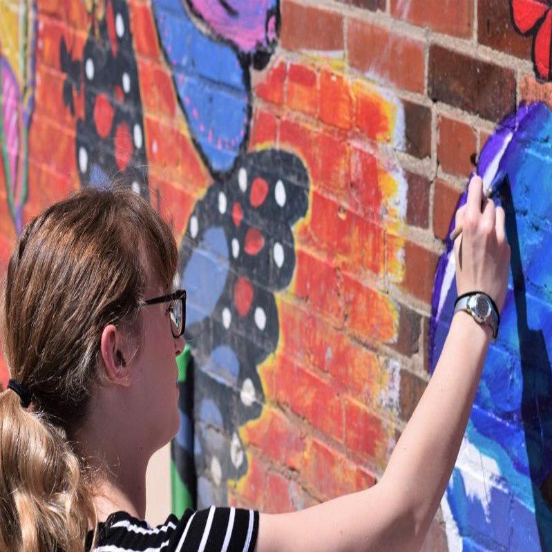 Lincoln Gallery Encourages Community To Paint Mural For Hope